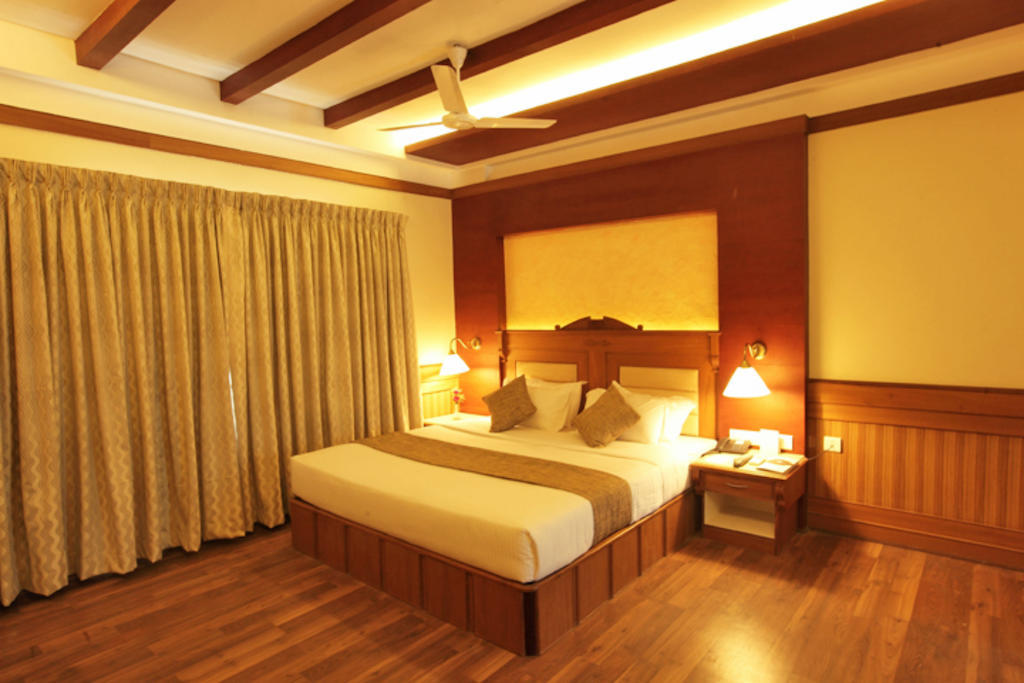 Hotel Airlink Castle Nedumbassery Bagian luar foto