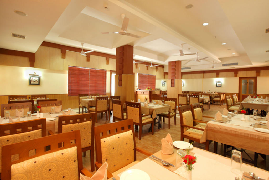 Hotel Airlink Castle Nedumbassery Bagian luar foto