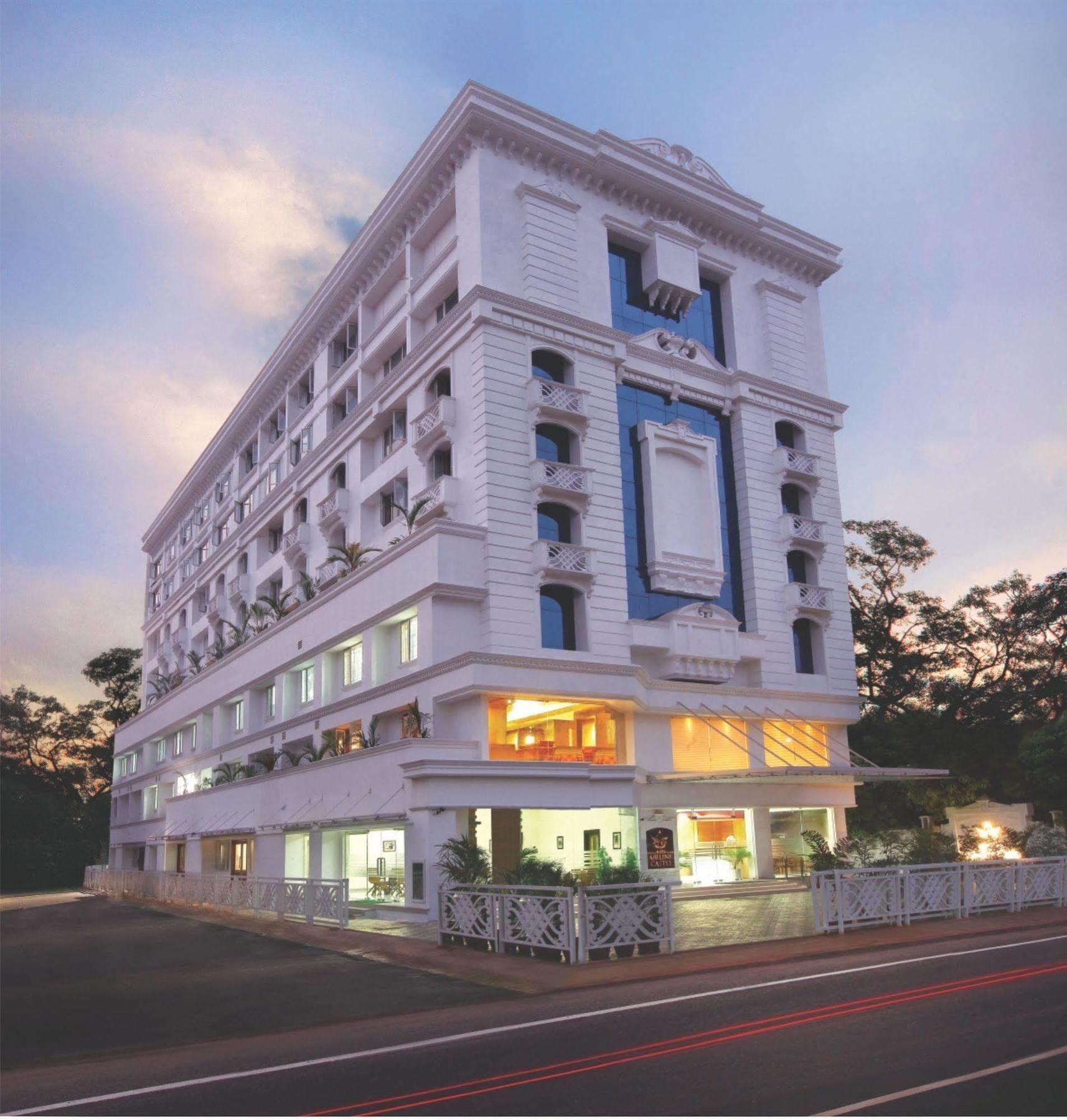 Hotel Airlink Castle Nedumbassery Bagian luar foto