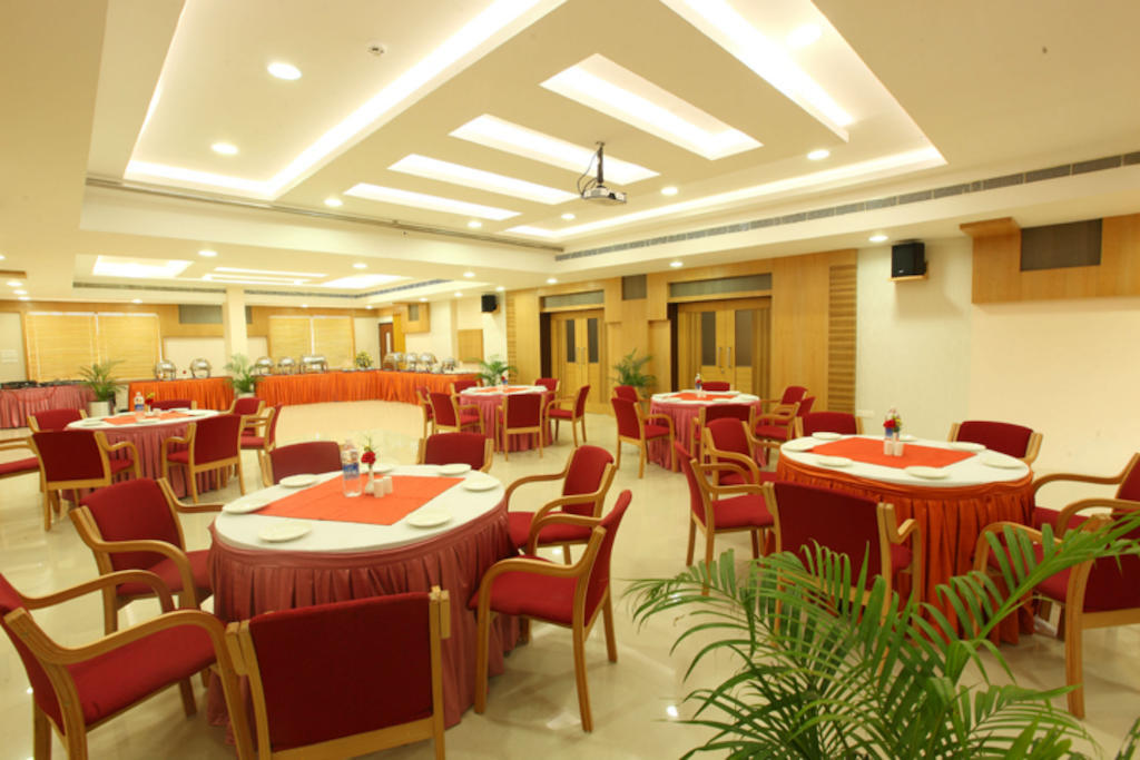 Hotel Airlink Castle Nedumbassery Bagian luar foto