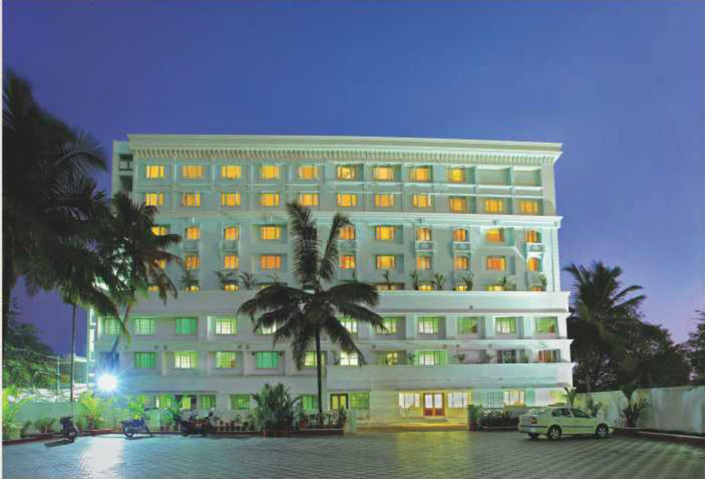Hotel Airlink Castle Nedumbassery Bagian luar foto